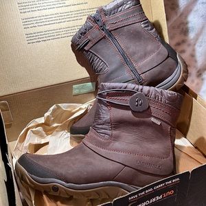 MERRELL Dewbrook zip insulated waterproof boot NEW WITH BOX LADIES Size 9 1/2